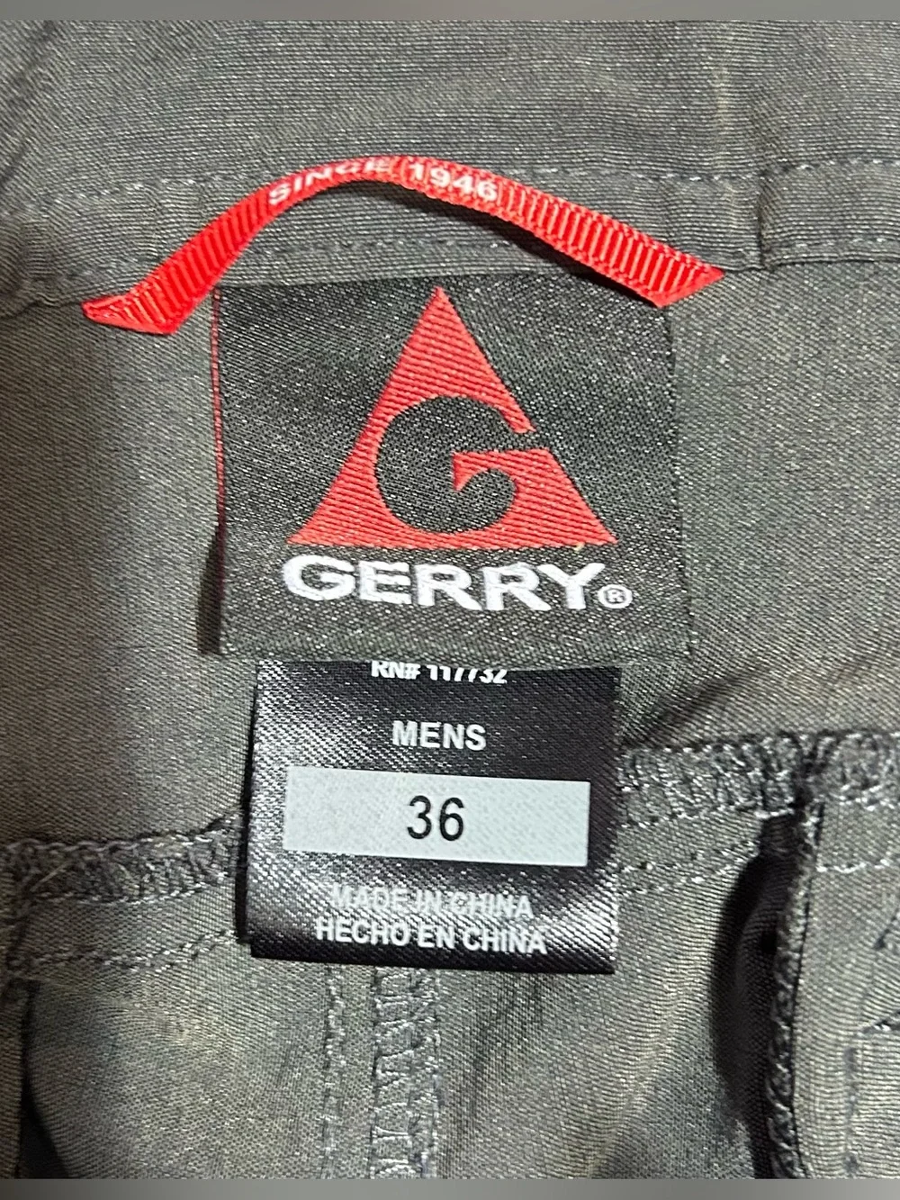 Men’s Gray Gerry Cargo shorts Size 36